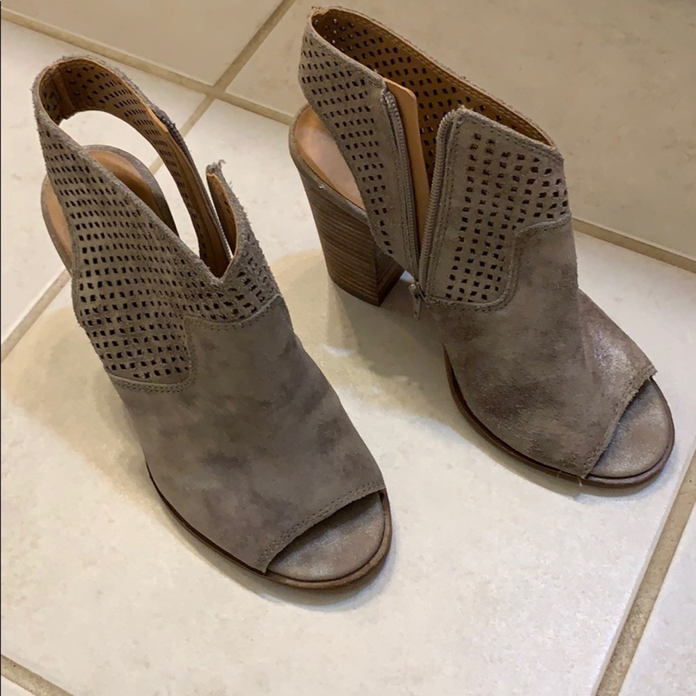 Lucky Brand block heeled sandal